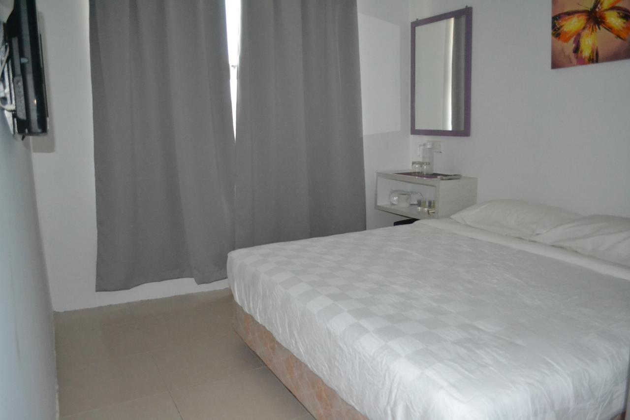 Lavender Hotel Teluk Intan Extérieur photo